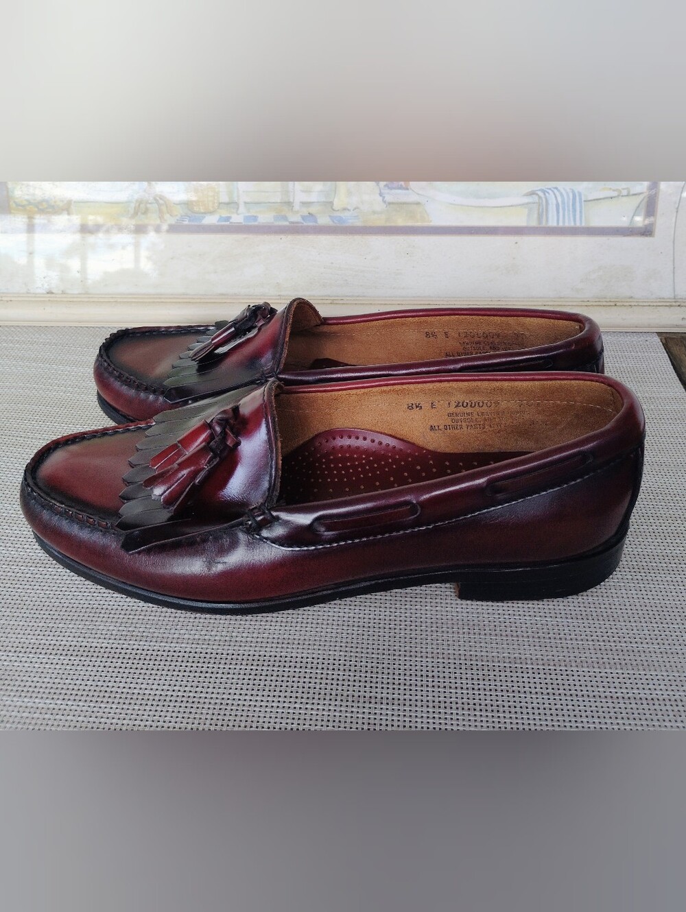 Men's G.H.Bass "Weejuns" Wine Leather Kiltie And Tasseled Loafers. Size 8.5E